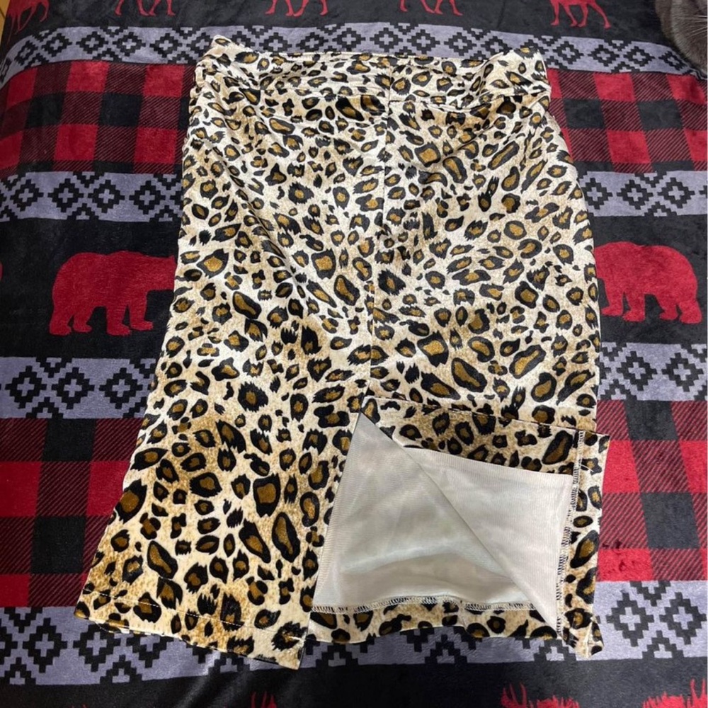 Voodoo vixen pin up cheetah skirt. Worn once paid $100